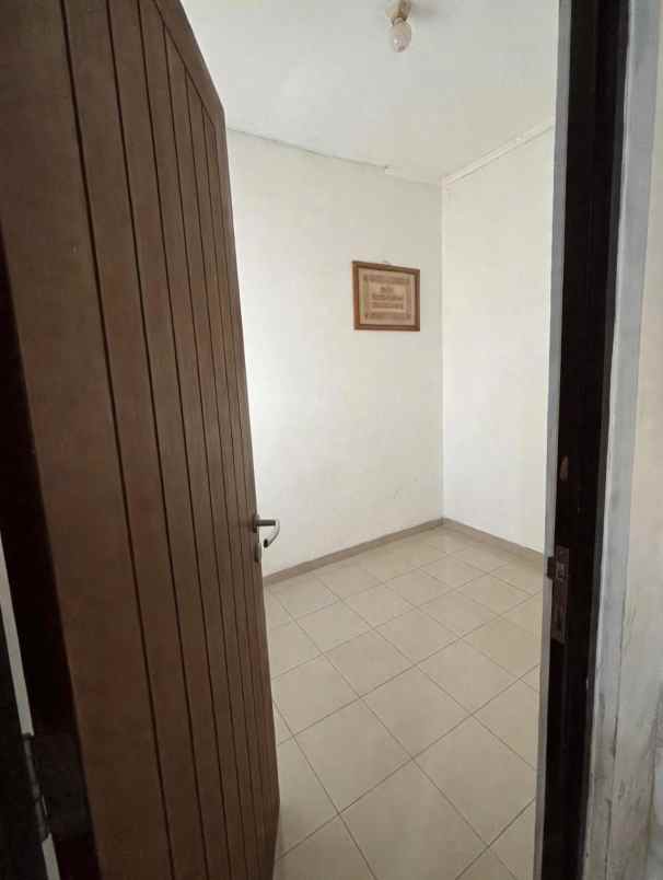 dijual rumah cluster aralia harapan