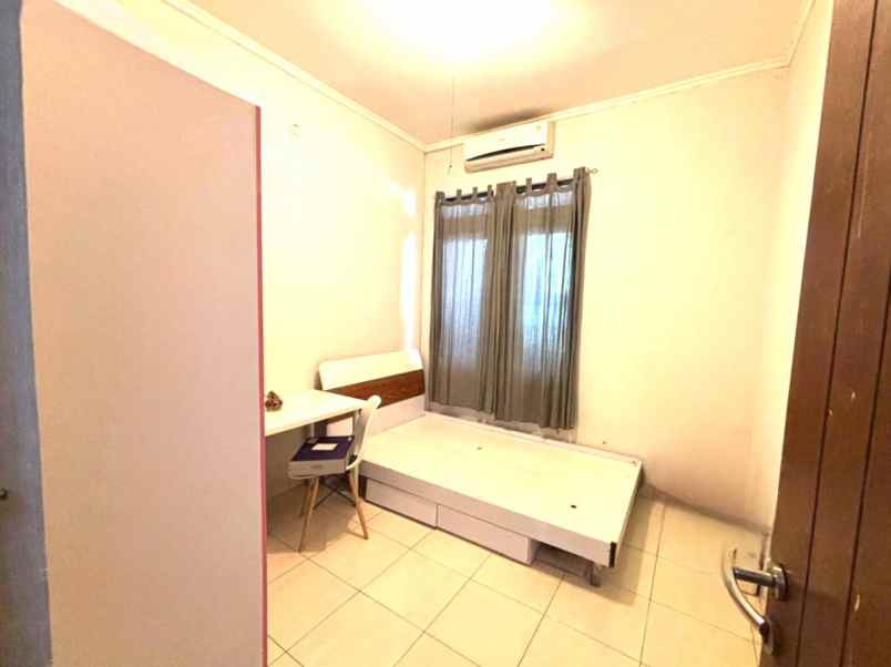 dijual rumah cluster aralia harapan
