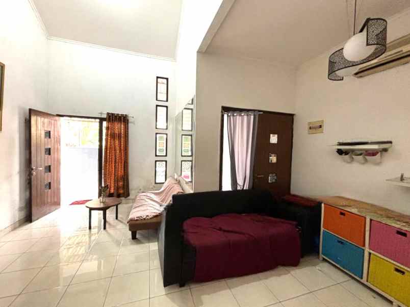 dijual rumah cluster aralia harapan