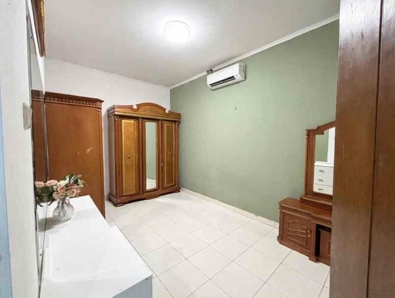 dijual rumah cluster aralia harapan