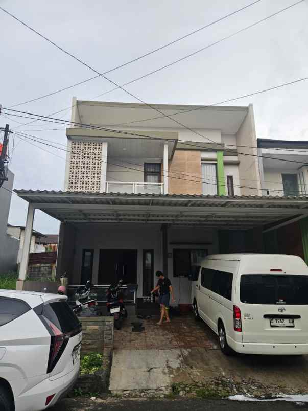 dijual rumah cluster istana sudirman