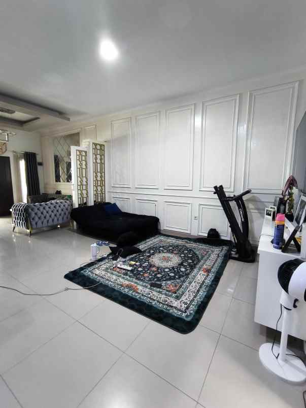 dijual rumah cluster istana sudirman