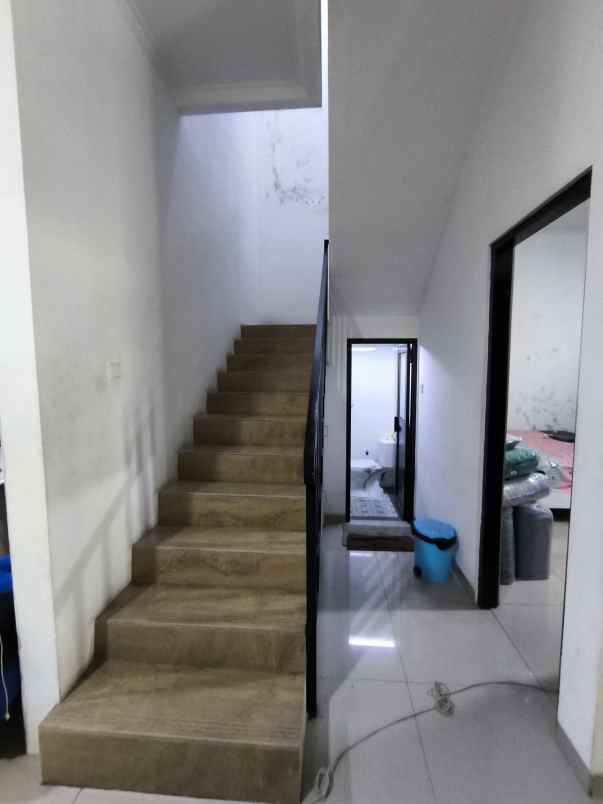 dijual rumah cluster istana sudirman