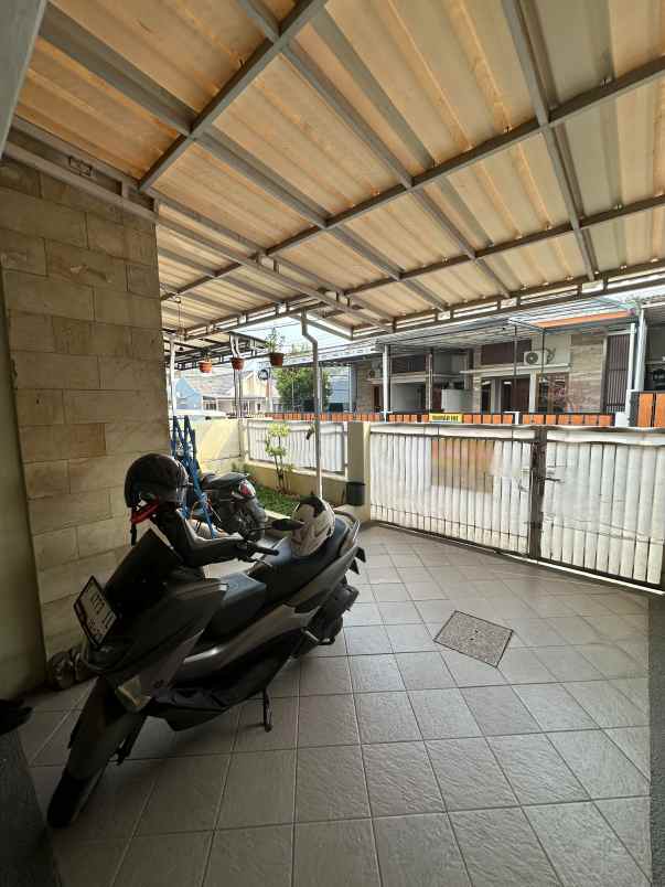 dijual rumah cluster parahyangan citalang
