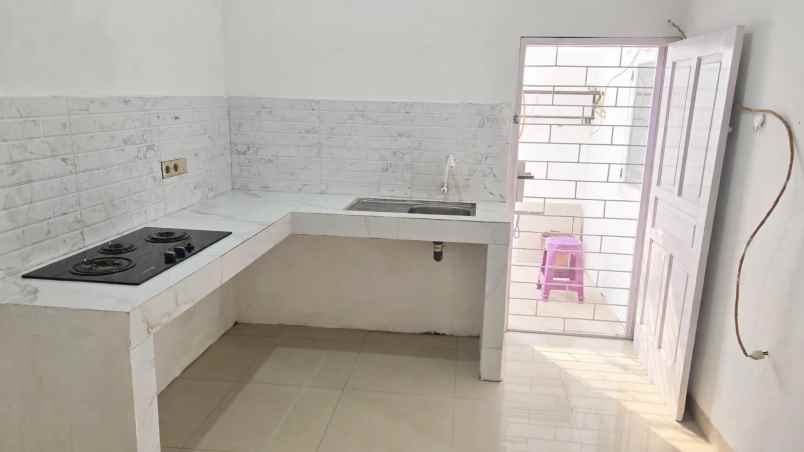 dijual rumah cluster taman sakura