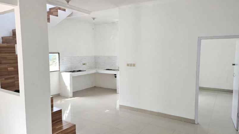 dijual rumah cluster taman sakura