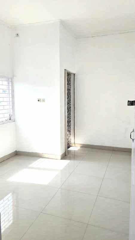 dijual rumah cluster taman sakura