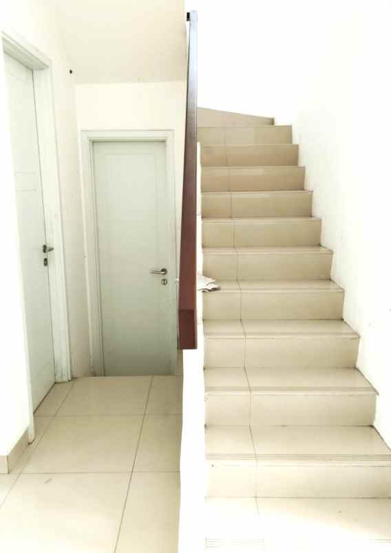 dijual rumah cluster thames jgc jakarta
