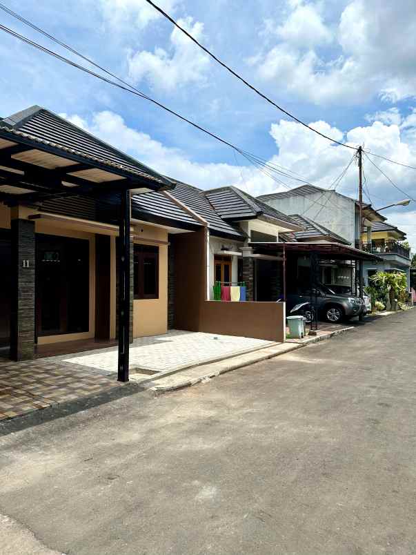 dijual rumah cluster villa arcamanik