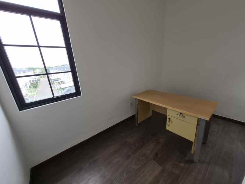 dijual rumah cluster viridia lavon swan