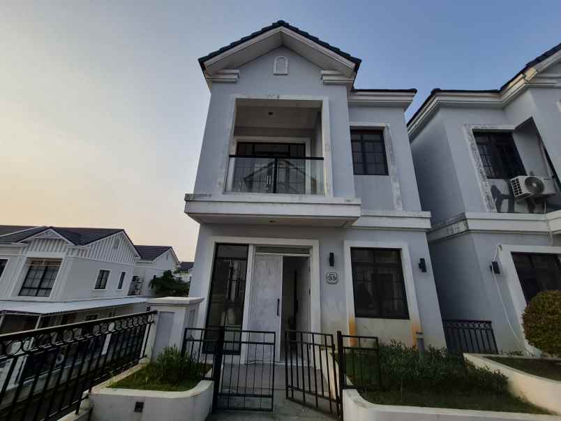 dijual rumah cluster viridia lavon swan