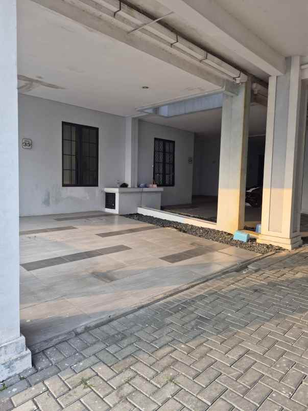 dijual rumah cluster viridia lavon swan