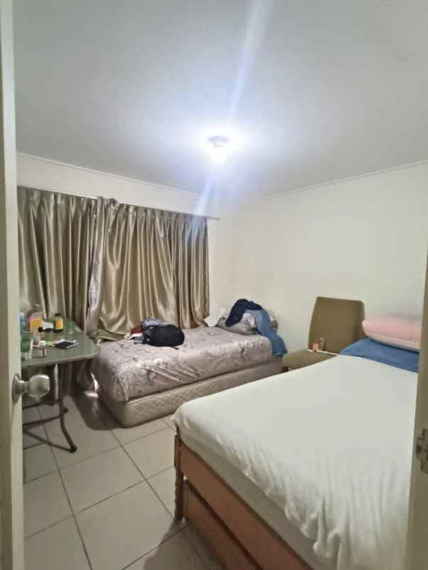 dijual rumah crown golf mansion pik