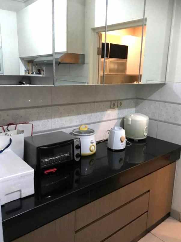 dijual rumah crown golf mansion pik