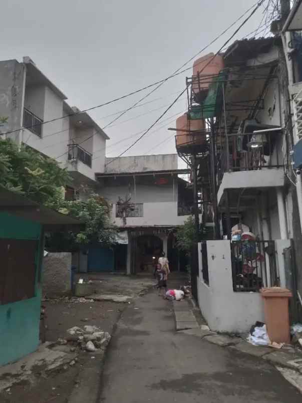 dijual rumah dan kontrakan di bintaro sektor 3a