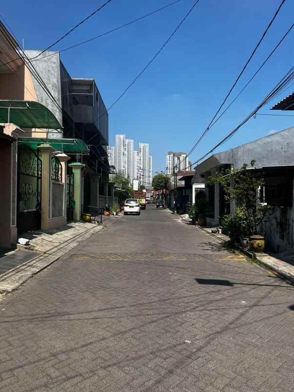 dijual rumah darmo