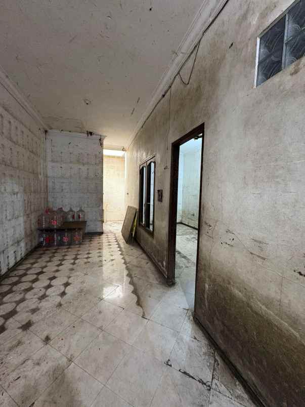 dijual rumah darmo