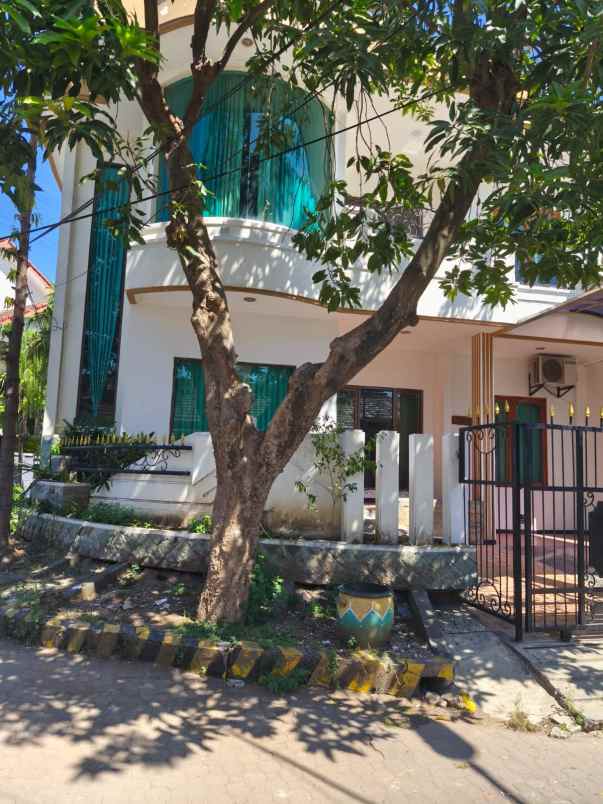 dijual rumah darmo