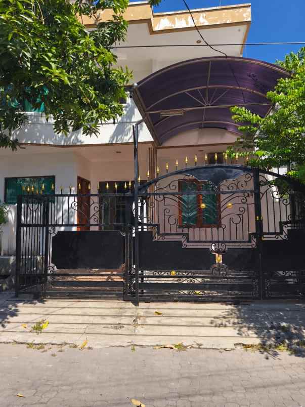 dijual rumah darmo