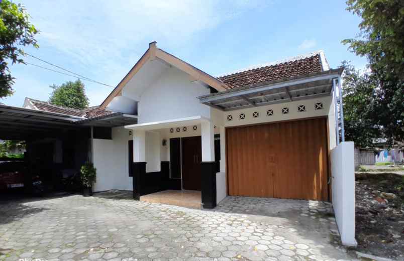 dijual rumah dekat pamella 7