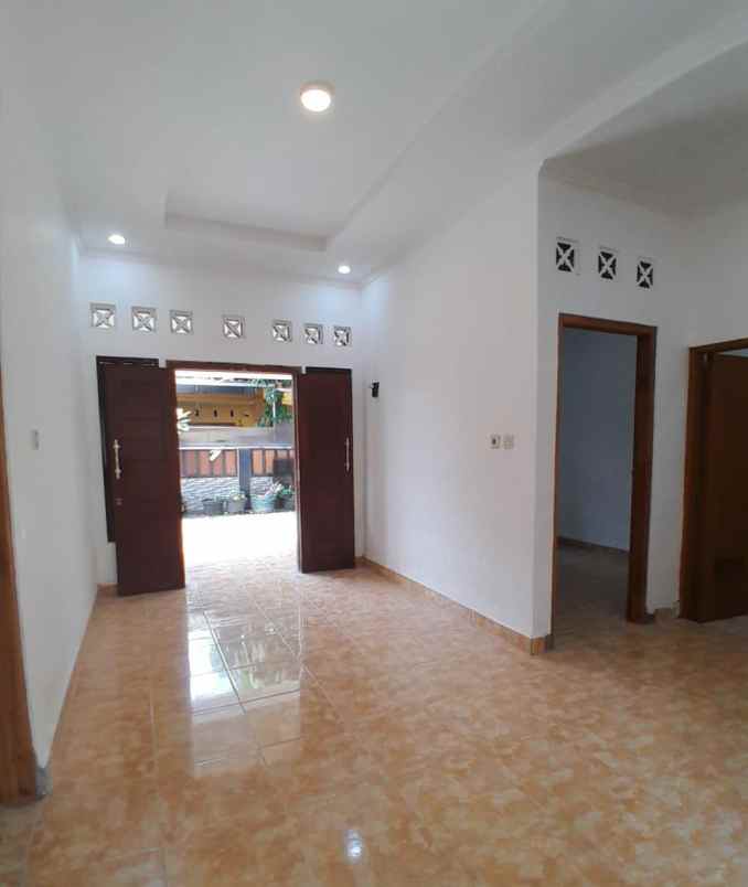 dijual rumah dekat pamella 7