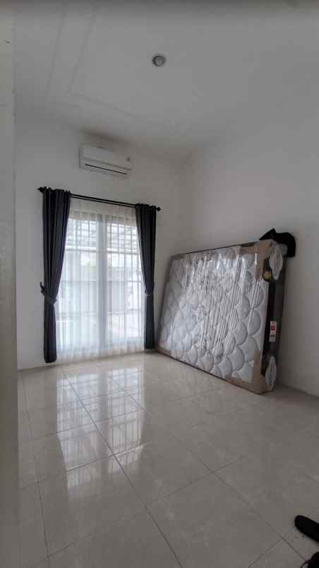 dijual rumah deltasari