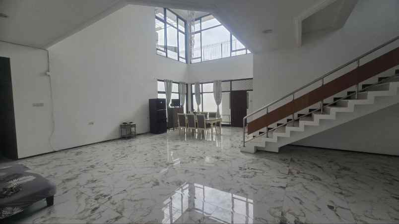 dijual rumah dharmahusada