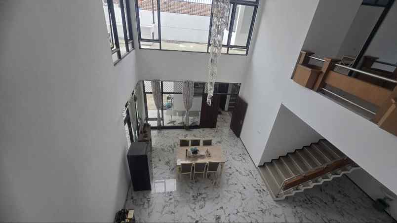 dijual rumah dharmahusada