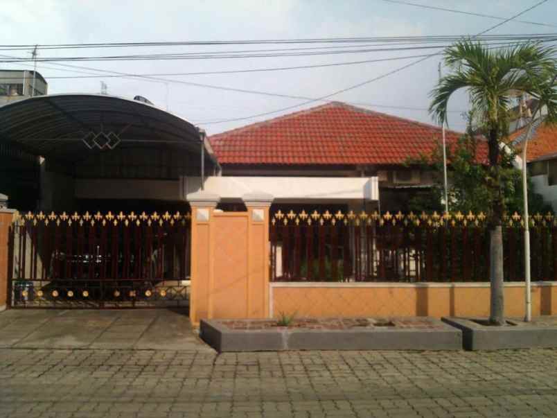 dijual rumah dharmahusada utara