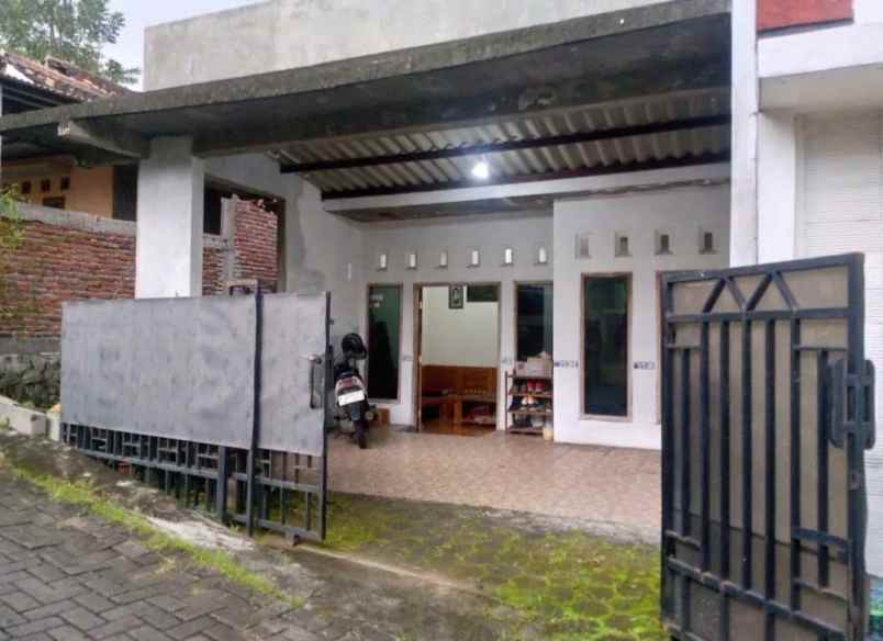 dijual rumah di dewi sartika timur gunungpati semarang