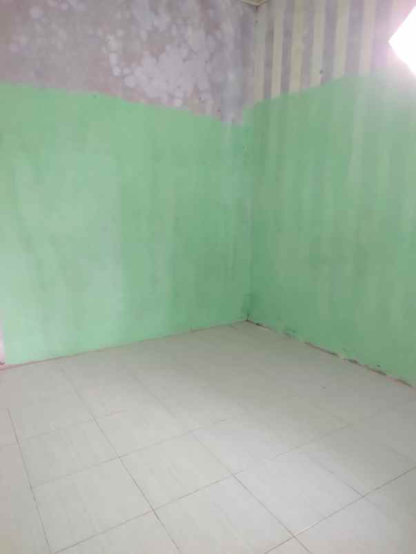 dijual rumah di jl pulau damar gg nusa ind