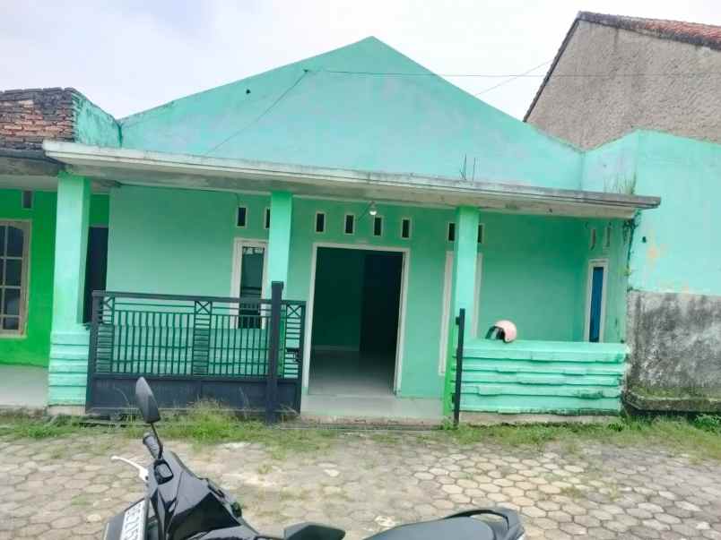 dijual rumah di jl pulau damar gg nusa ind