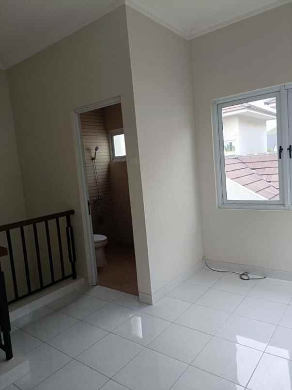 dijual rumah di kota wisata cibubur