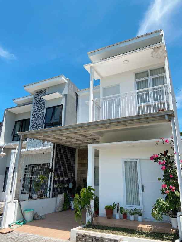 dijual rumah di ngasem kediri security 24 jam