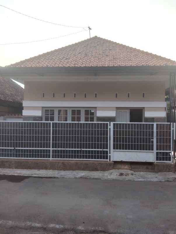 dijual rumah di pekajangan