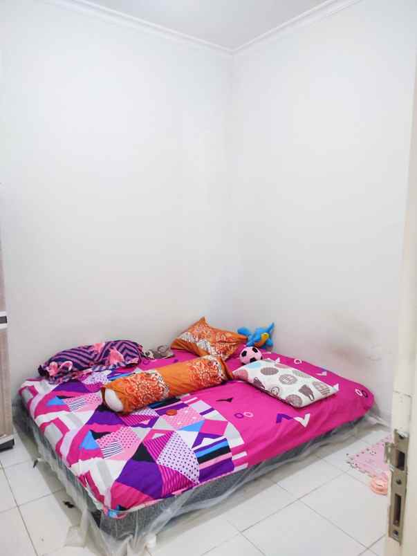 dijual rumah di perumahan bale pelangi f4 06