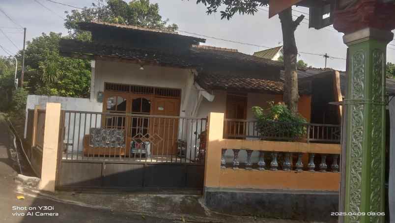 dijual rumah di sambiroto semarang