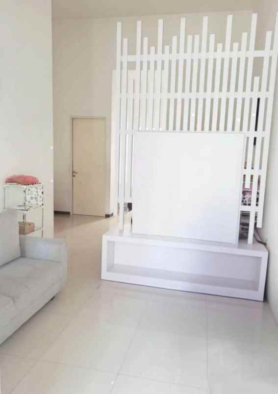 dijual rumah diamond park residence