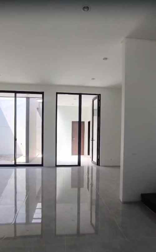 dijual rumah district 9 citralan utama