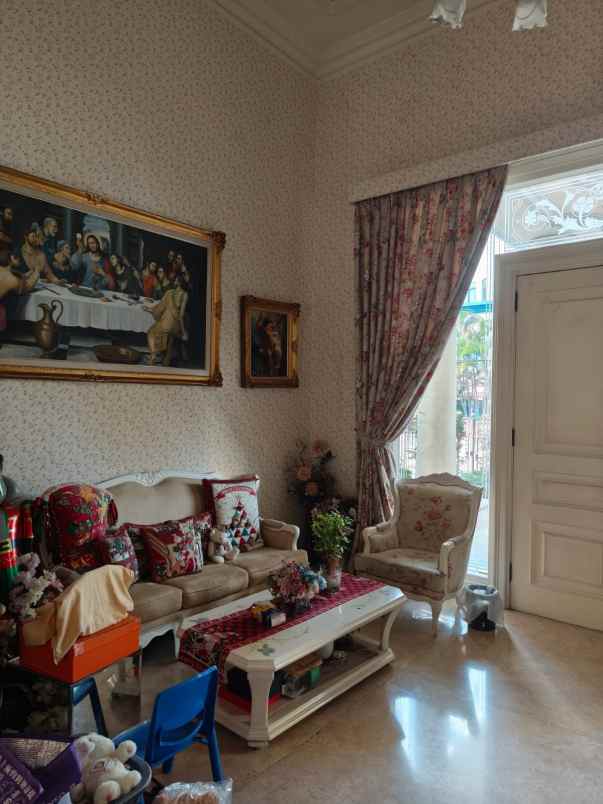 dijual rumah dukuh kupang