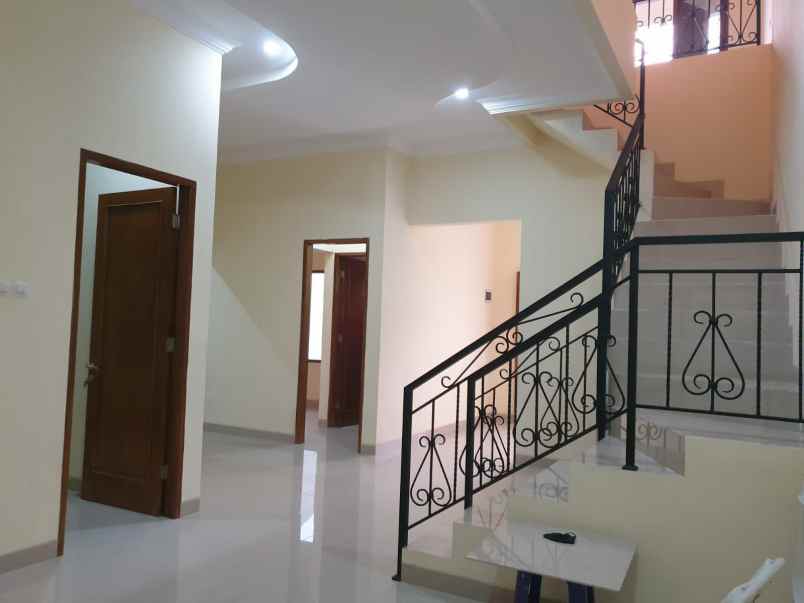 dijual rumah eramas 2000 real estate