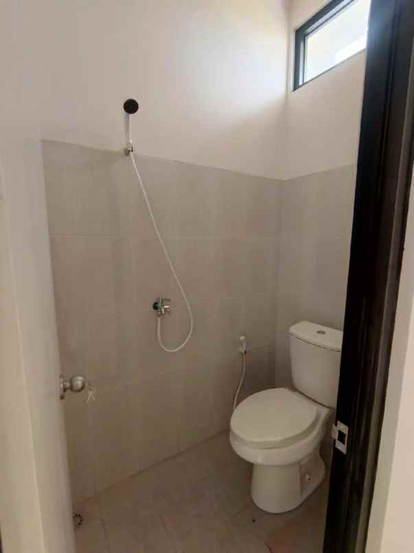 dijual rumah g land ciwastra park