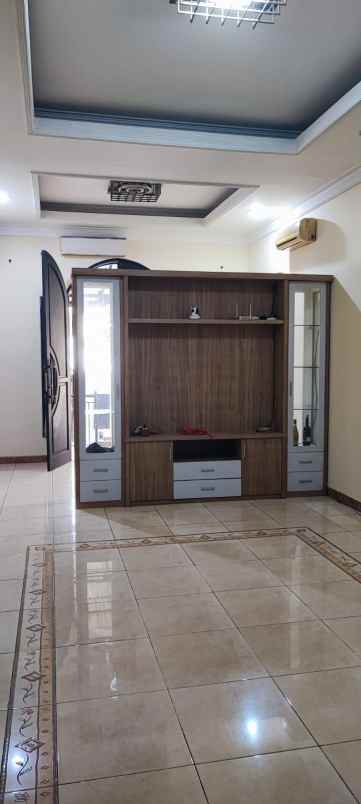 dijual rumah gading asri
