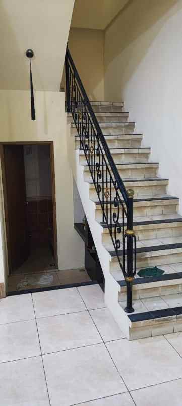 dijual rumah gading asri