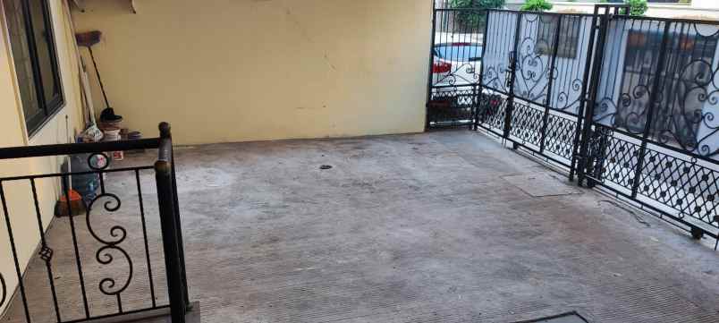 dijual rumah gading asri