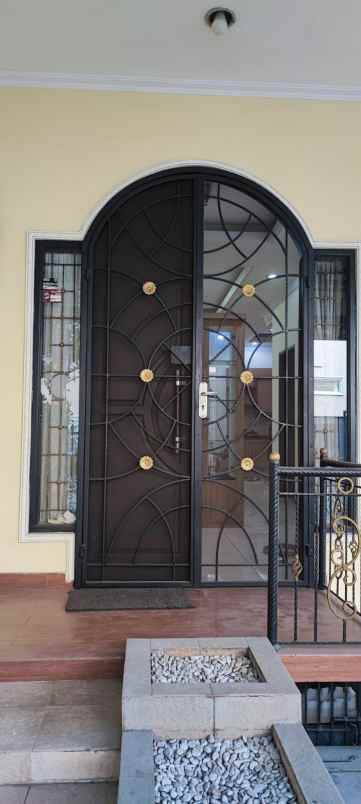 dijual rumah gading asri