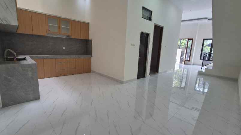 dijual rumah gading ayu kelapa hybrida