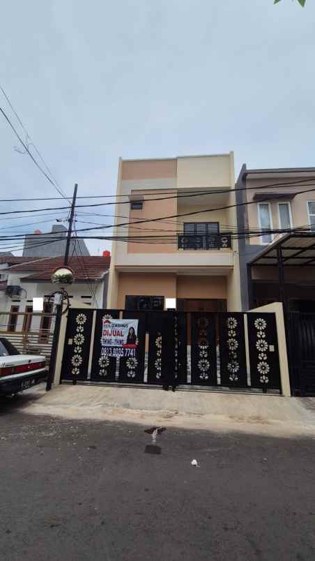 dijual rumah gading ayu kelapa hybrida