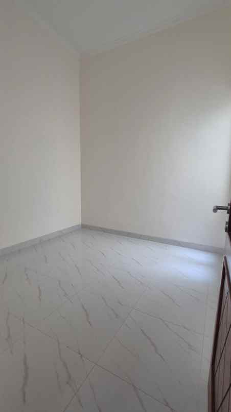 dijual rumah gading ayu kelapa hybrida