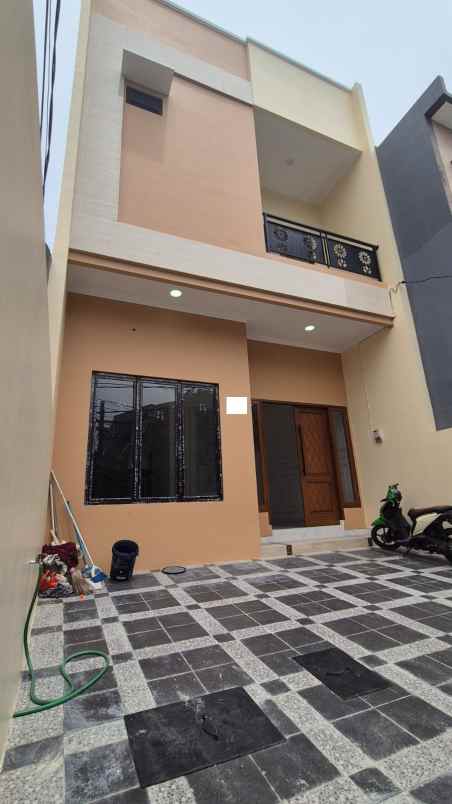 dijual rumah gading ayu kelapa hybrida